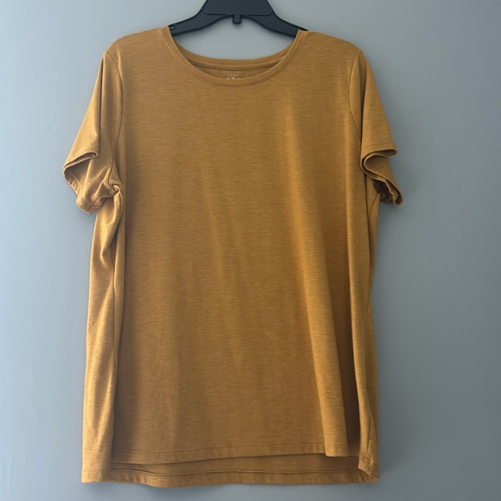APT.9 soft women’s gold t-shirt